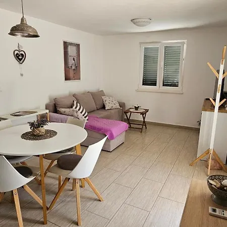 Holiday home Lara