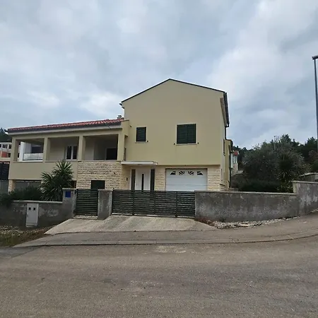 Holiday home Lara