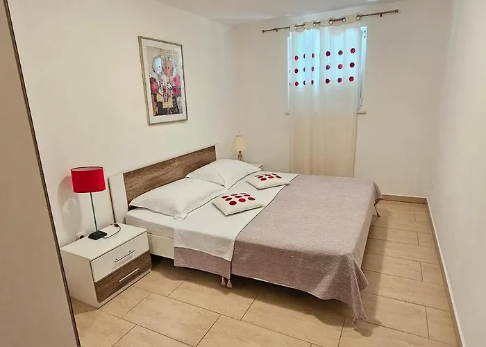 Ferienhaus Lara Pridraga