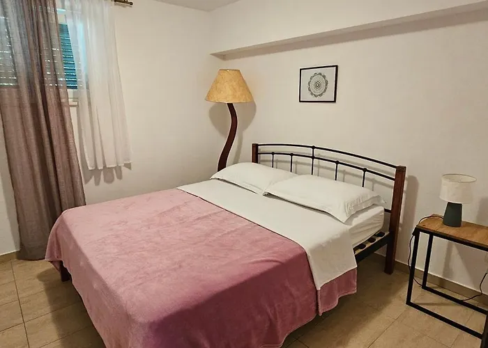 Lara Дом отдыха Pridraga